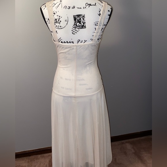 Beautiful off white with flecks of gold dress - Picture 3 of 6